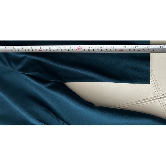 Elie Tahari size 6 tailored dress with 3/4 length sleeves - Picture 7 of 11